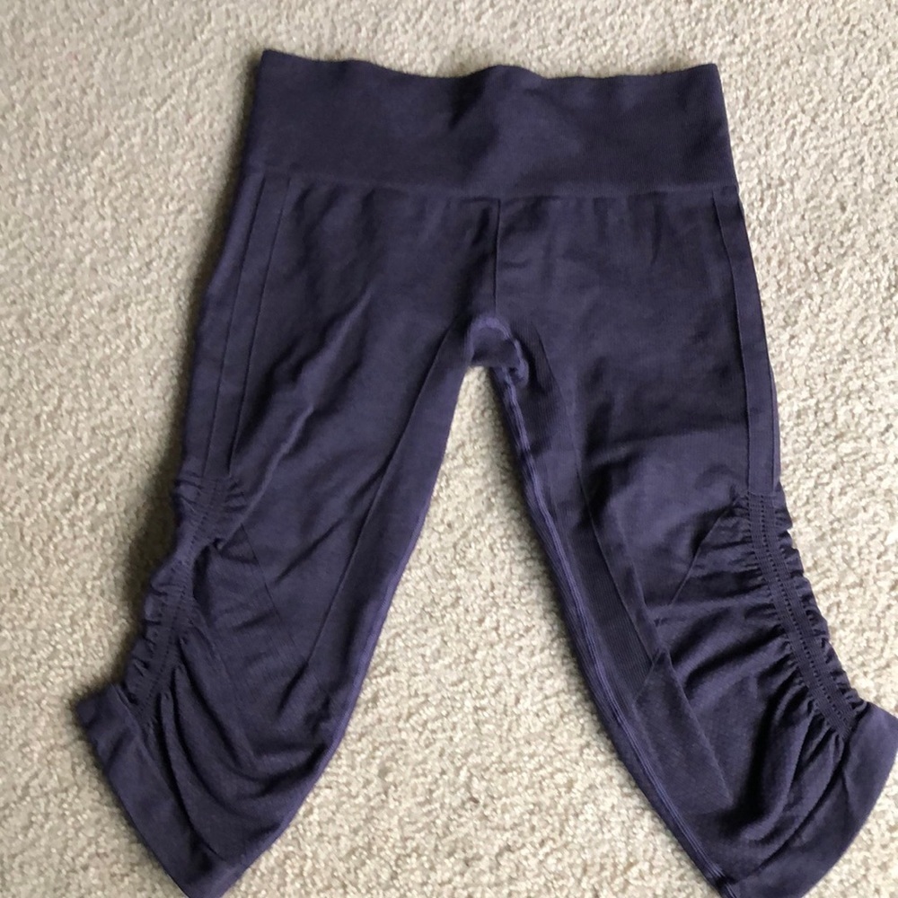 [LULULEMON] In The Flow II Dark Purple Crop